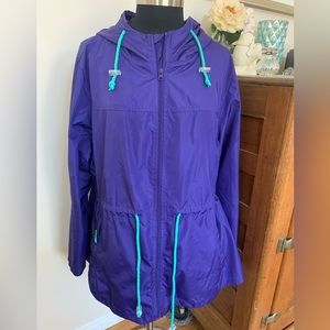 Womens Windbreaker 22/24W Parka in a Pocket